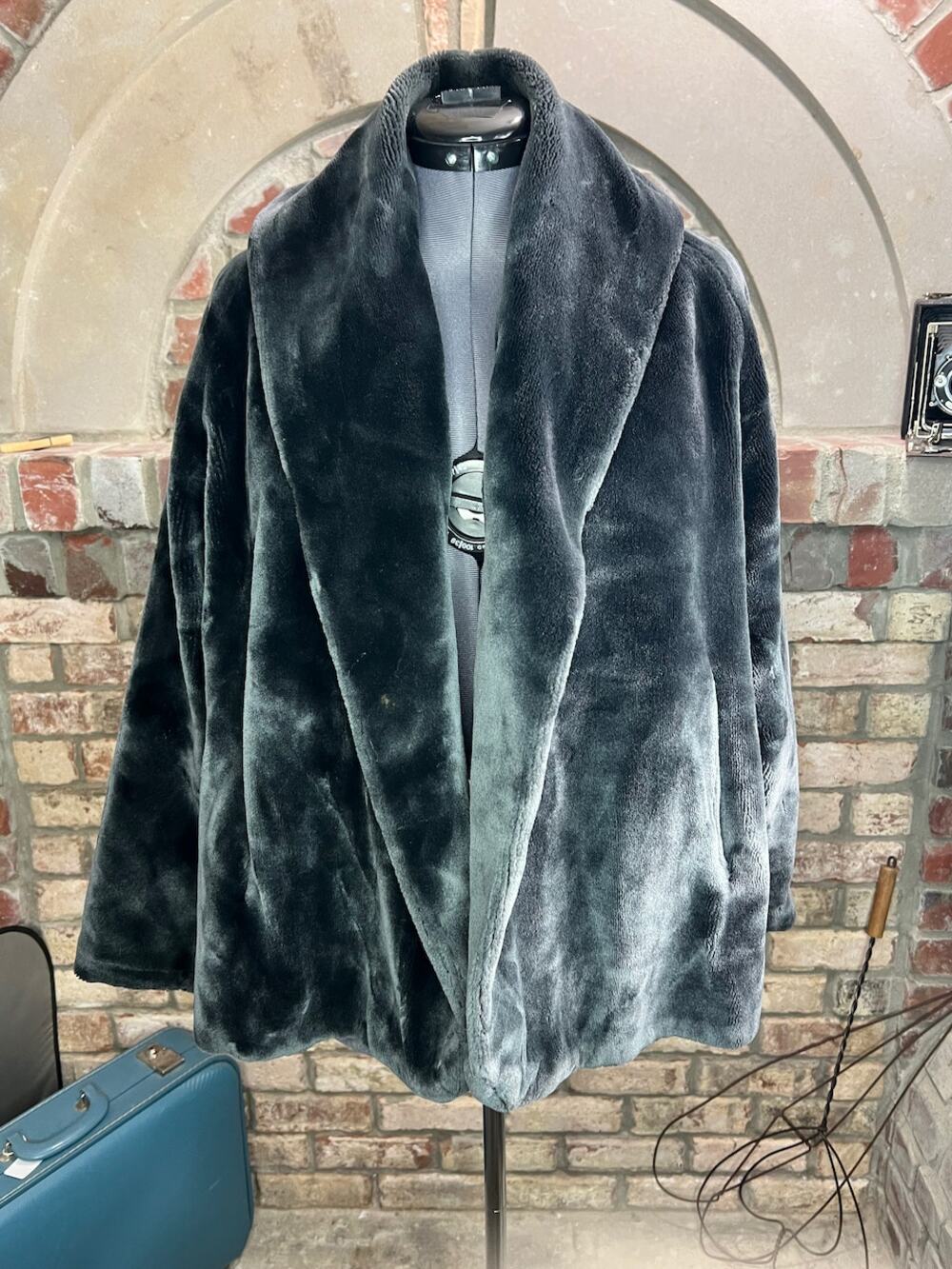 Faux fur coat black